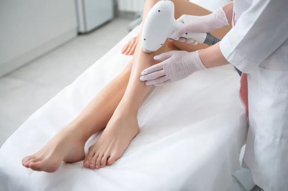 Intelligent operating system of 808 semiconductor laser permanent hair removal device