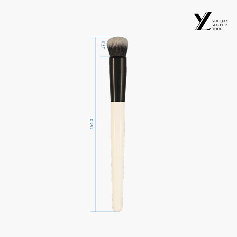 How to Use a Concealer Brush Effectively?