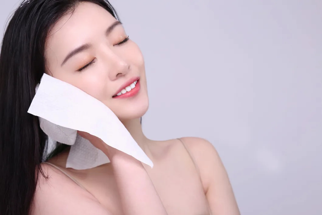 Dingcheng Non-Woven Cotton Soft Facial Tissue Non-Irritating 50PCS/Pack Eco-Friendly Factory Supply