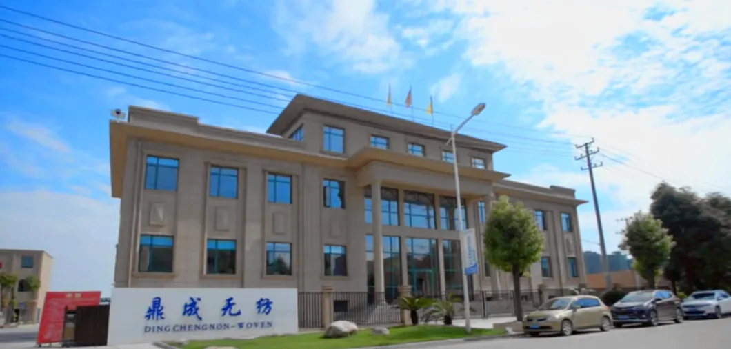 Disposable Non-Woven Medical Protective Breathable Sf Microporous Coverall with Tap