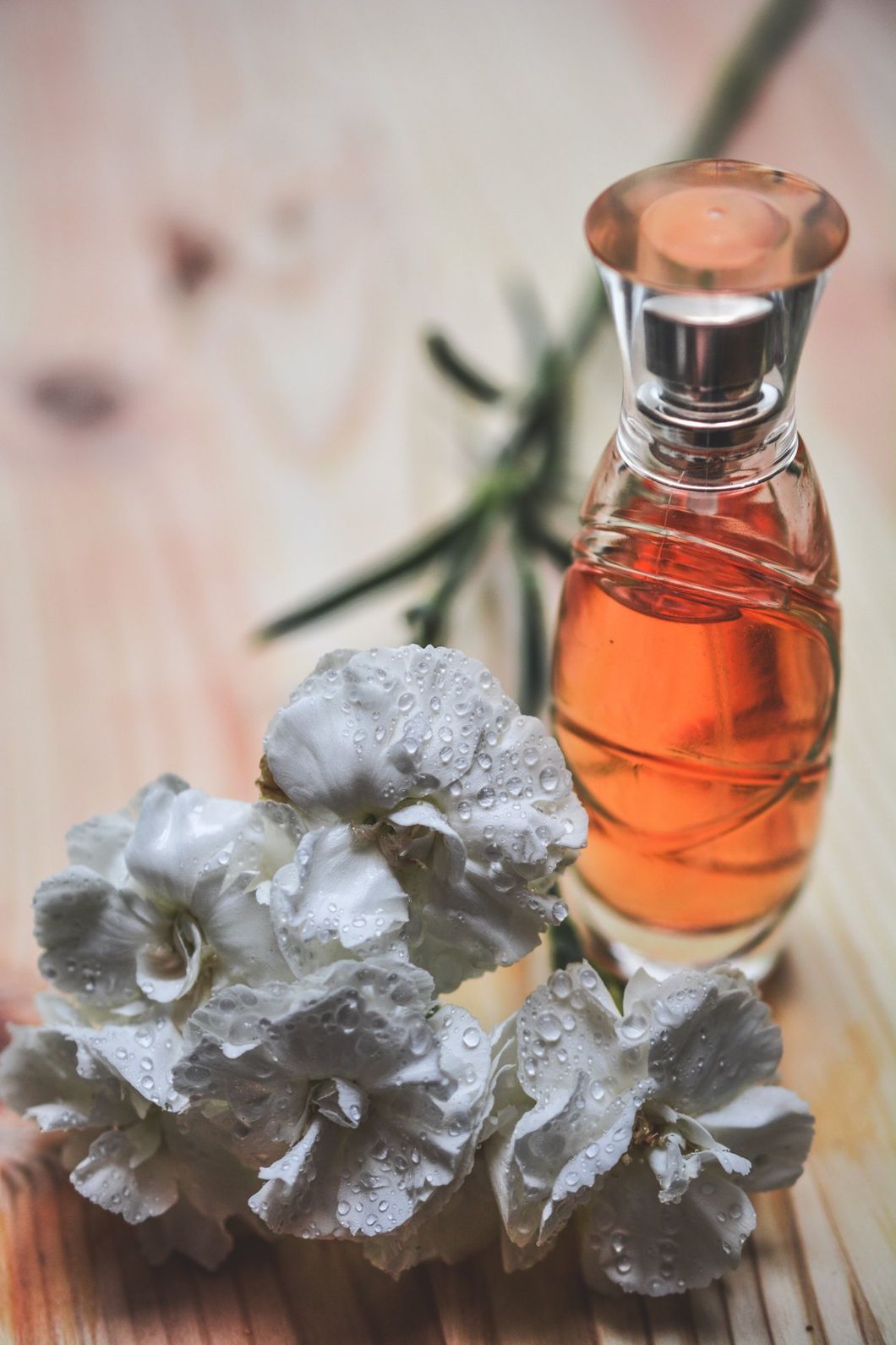France Hot Sale Women Body Natural Spray Perfume