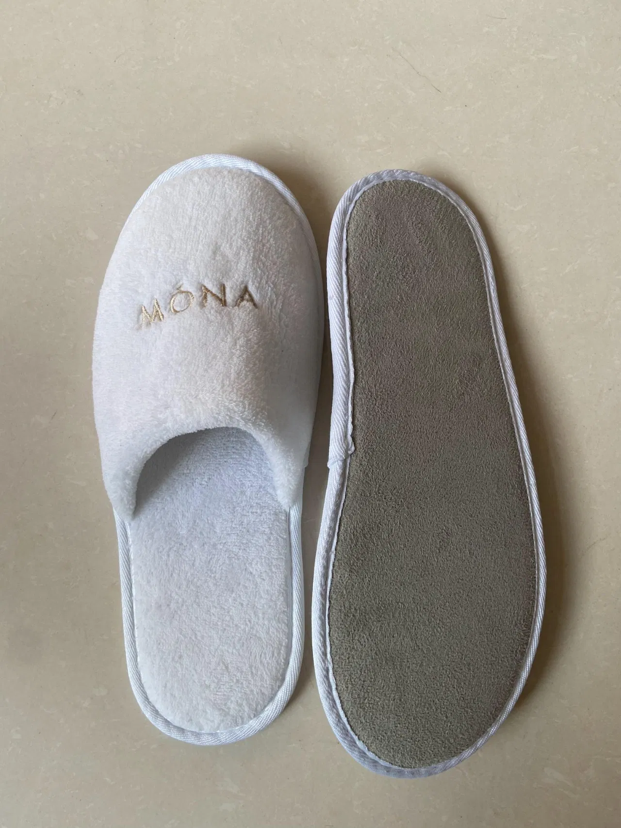 High Quality Comfort Cheap Hotel Slipper Disposable Fuzzy Sheraton EVA Coral Fleece Hotel SPA Slipper
