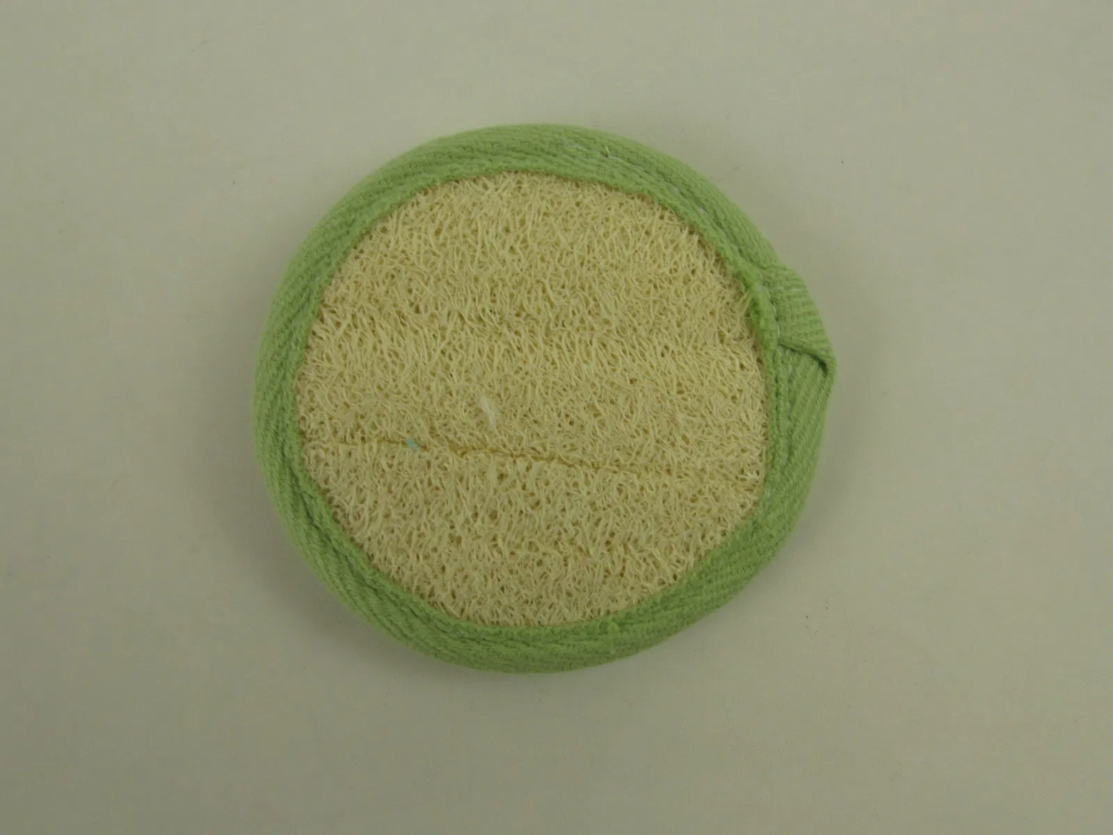 Natural Loofah Round Facial Deeply Exfoliating Cleaning Face Pad
